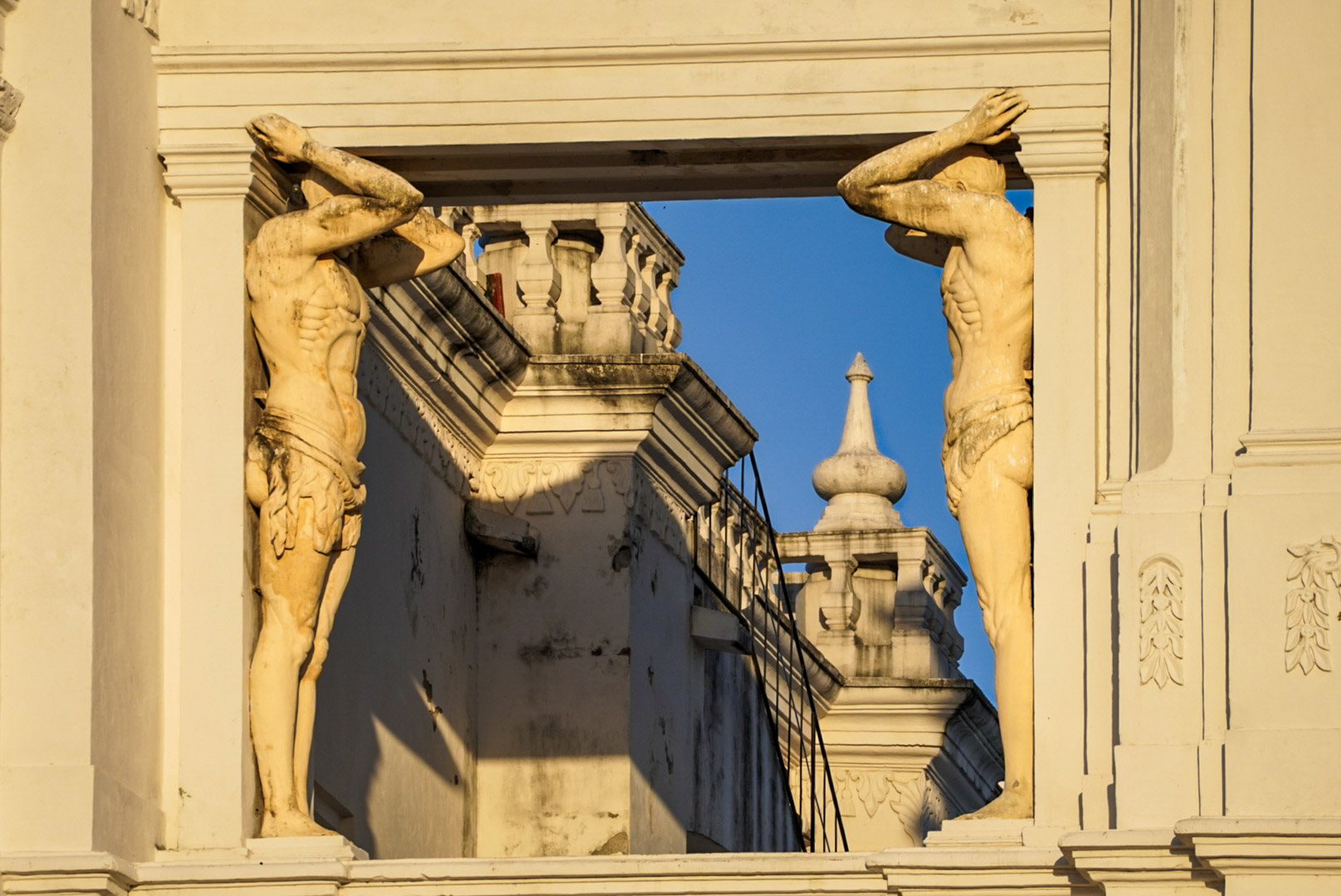 Holding | Leon, Nicaragua